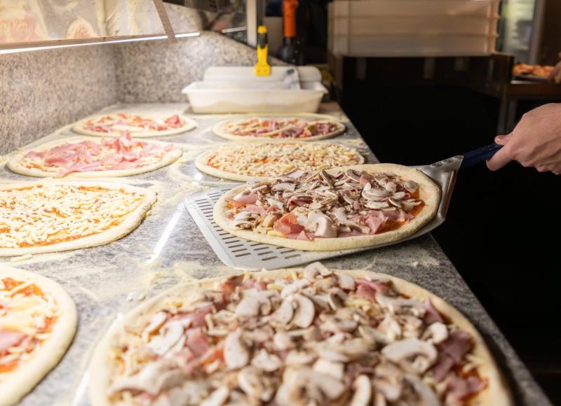 Tous les lundis soir et vendredis midi : Buffet pizzas à volonté 
