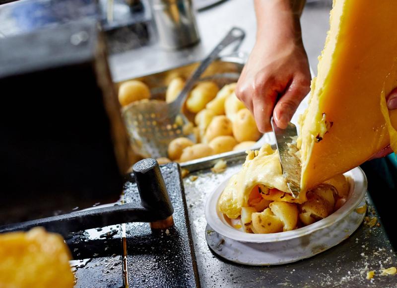 Vendredi 12 décembre : Raclette à volonté